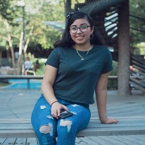 Meet your Posher, Leah